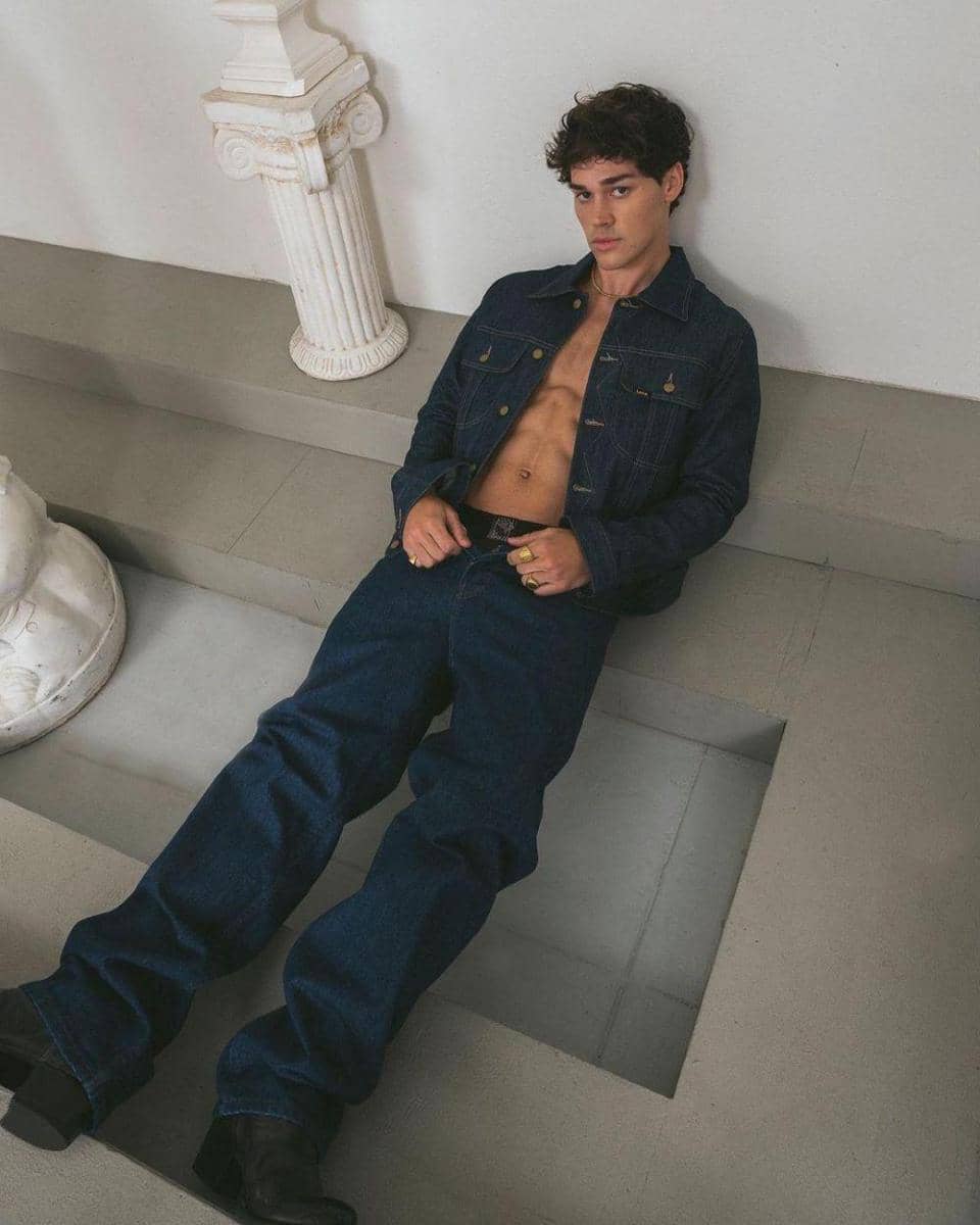 instagram.com/noahbeck