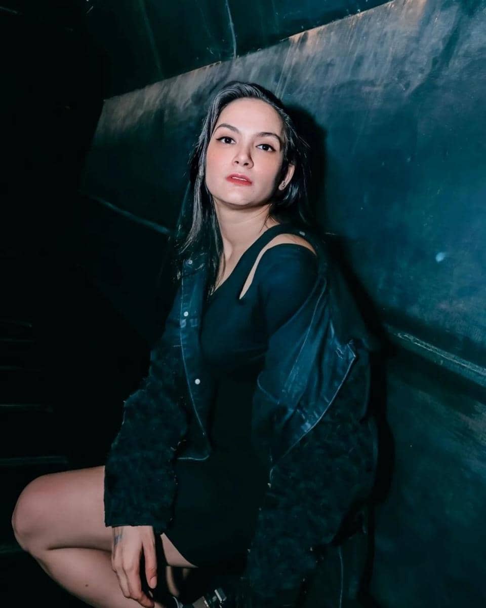 instagram.com/kia.poetri