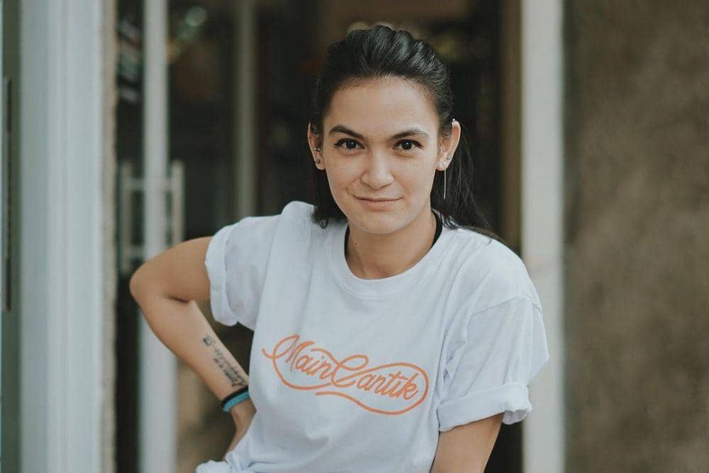 instagram.com/kia.poetri