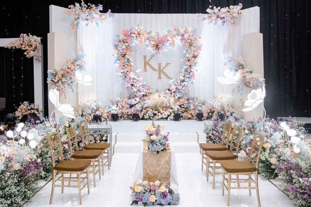 Instagram.com/kikysaputrii