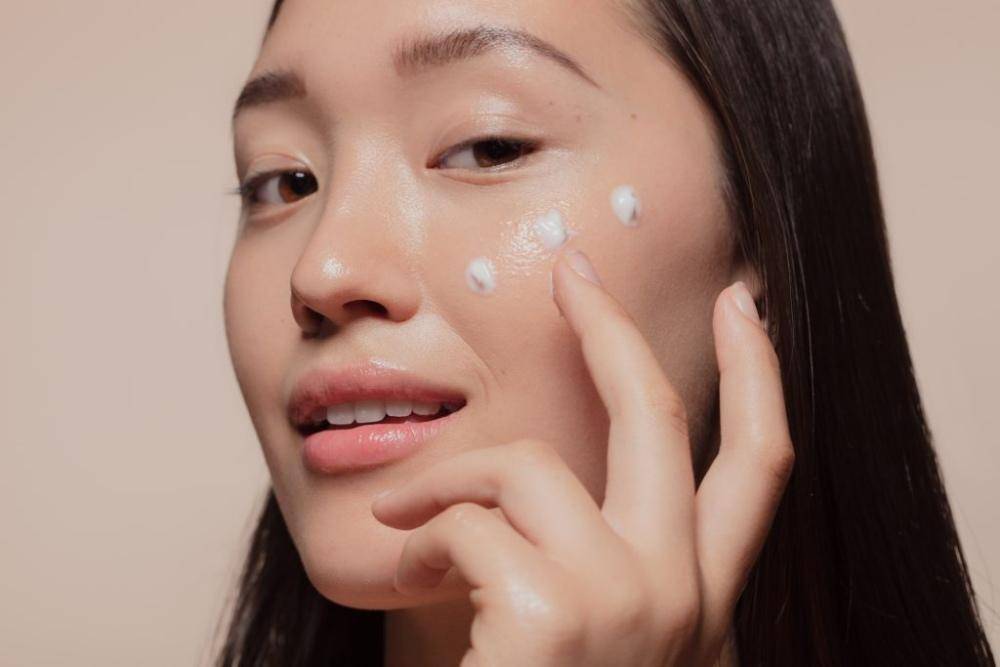 12 Rekomendasi Sunscreen Jepang, Formula dan Proteksinya Terbaik