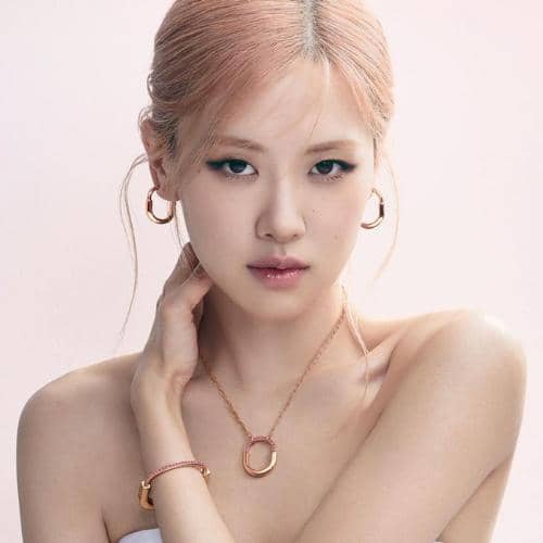 instagram.com/roses_are_rosie