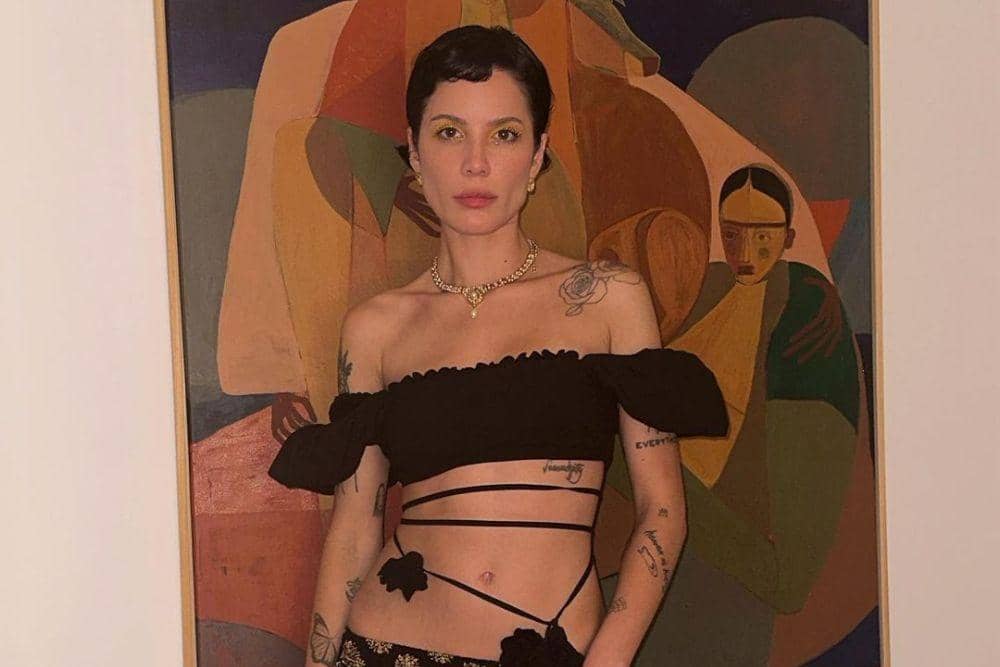 instagram.com/iamhalsey