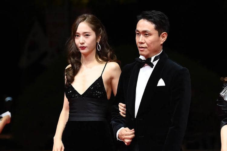 11 Gaya Seleb di Red Carpet Busan International Film Festival