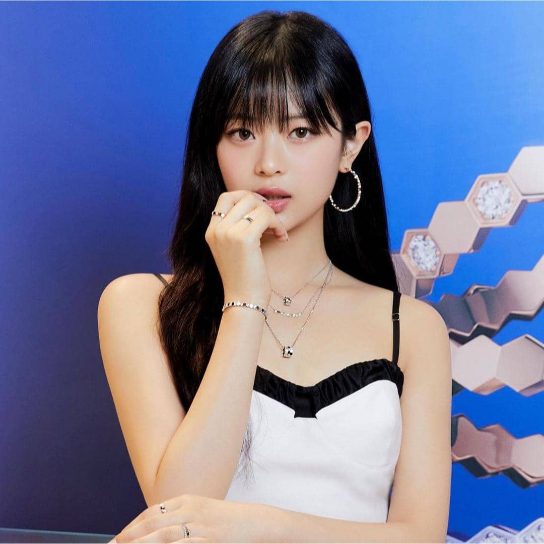 Instagram.com/newjeans_official