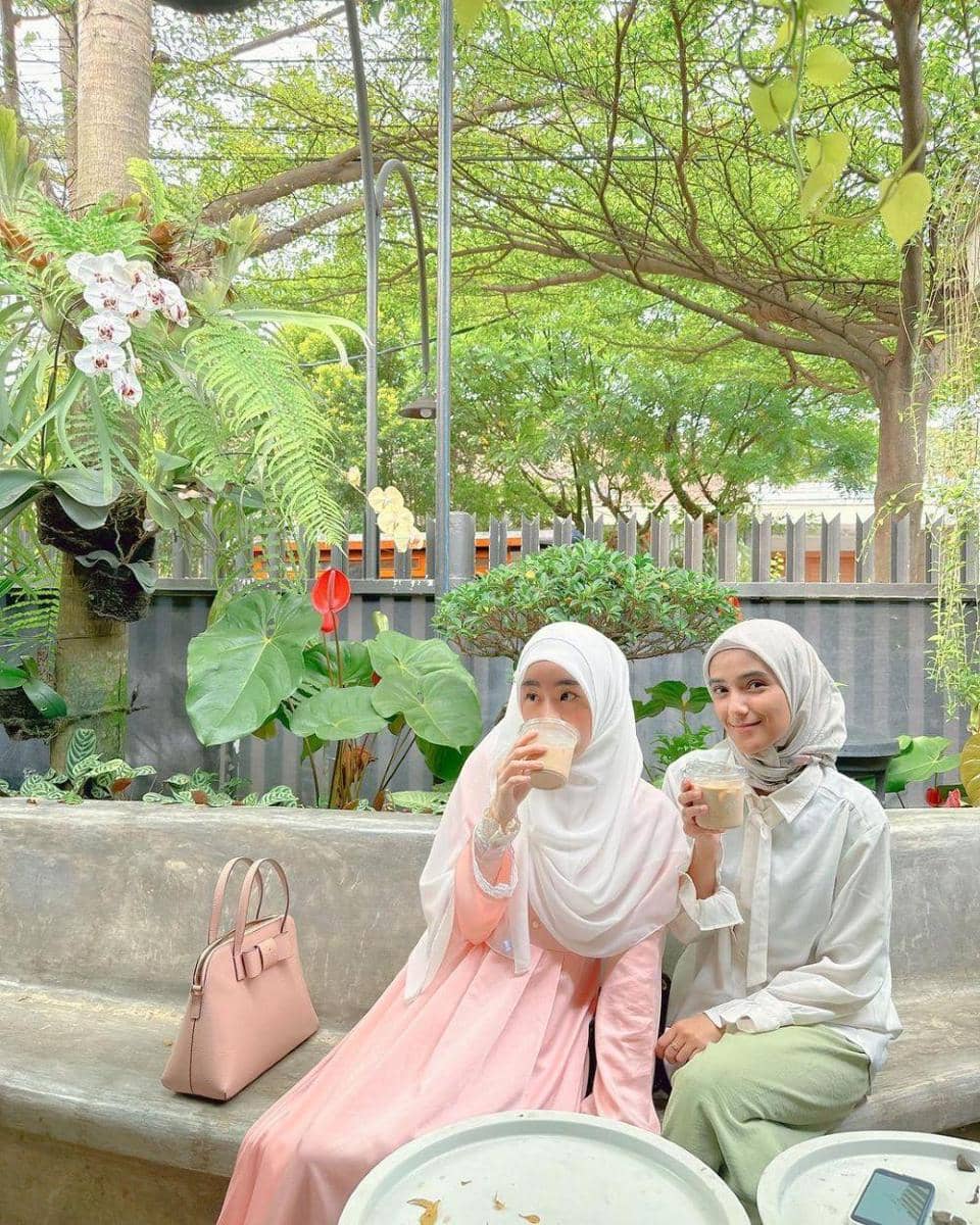 instagram.com/larissachou