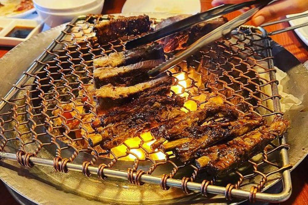 instagram.com/gojumong