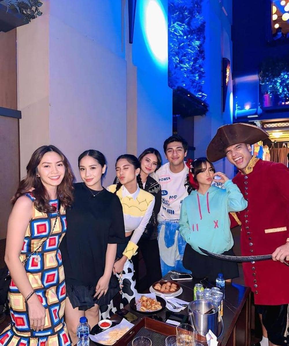 instagram.com/azizahsalsha_