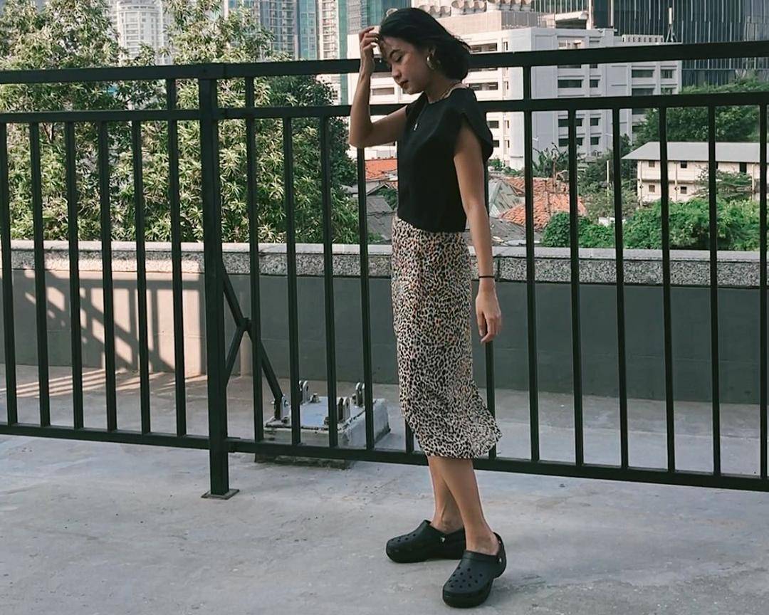 Crocs: Sepaket Kenyamanan dan Gaya untuk Milenial dan Gen Z