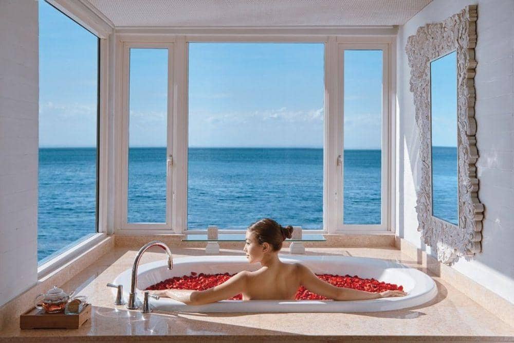 instagram.com/ayanaresort