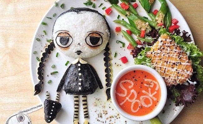 main course berbentuk Wednesday Addams
