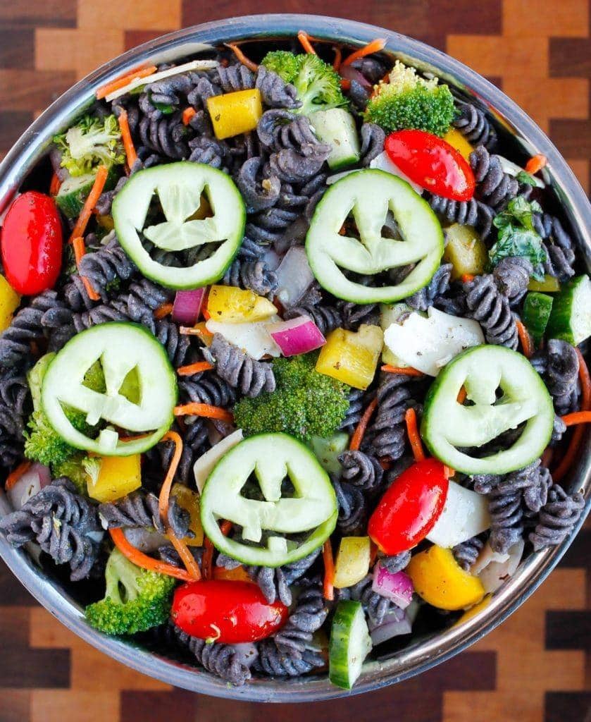 salad dengan dekorasi halloween