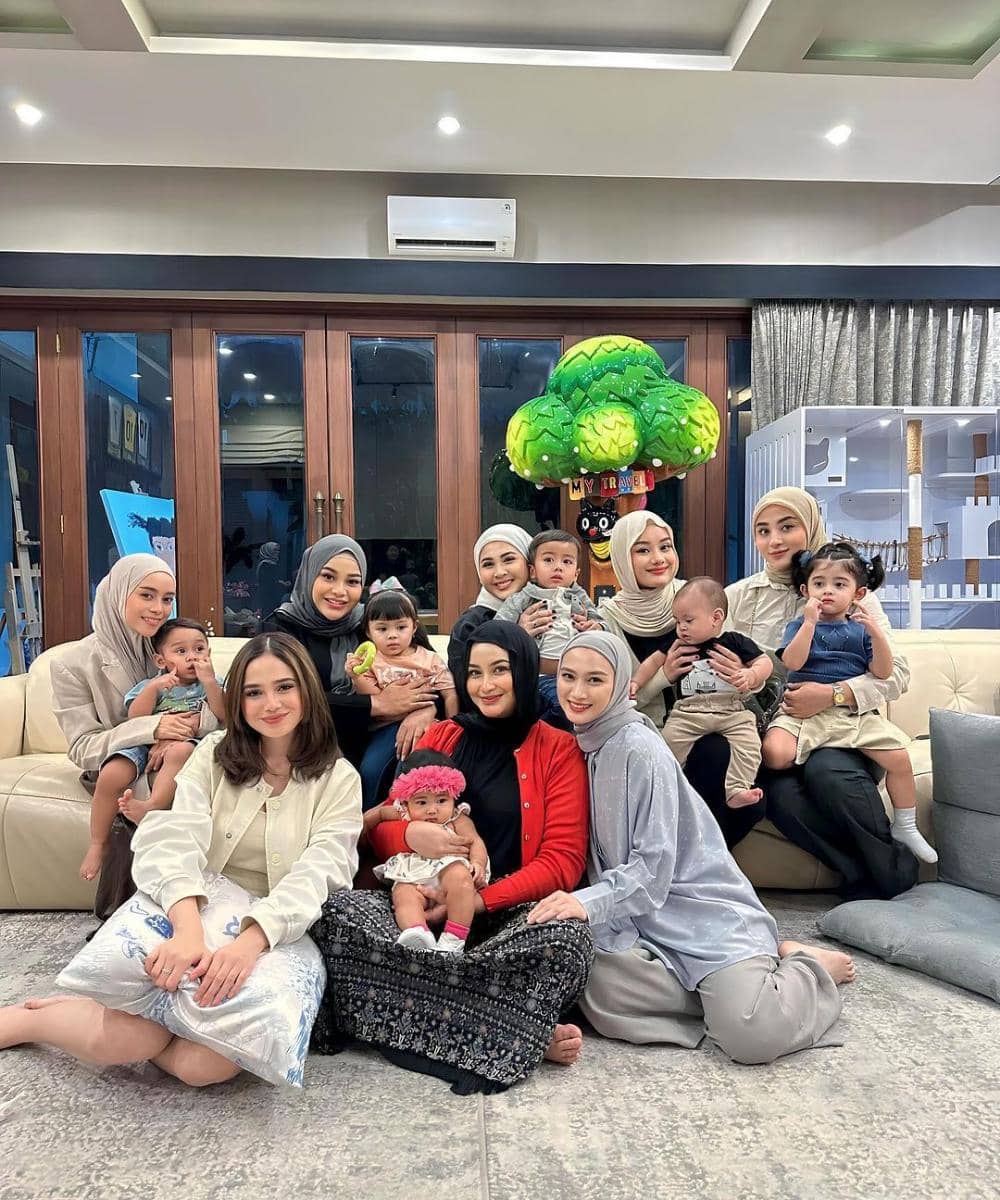 instagram.com/aurelie.hermansyah