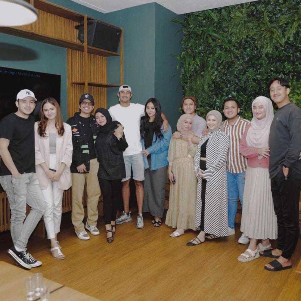 instagram.com/aurelie.hermansyah