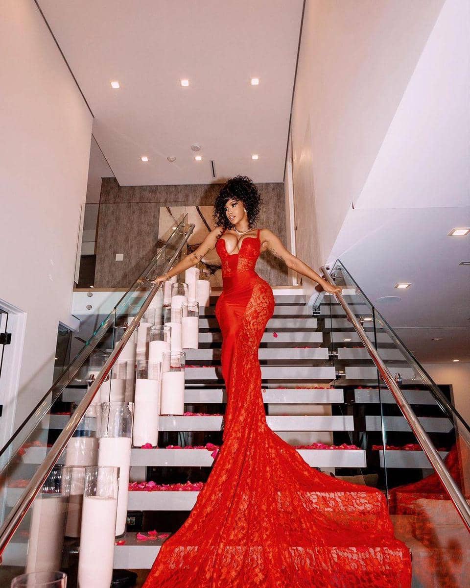 instagram.com/iamcardib