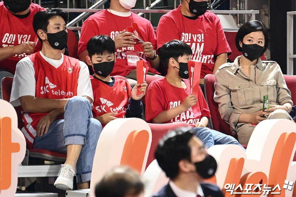 twitter.com/SeonGyun75