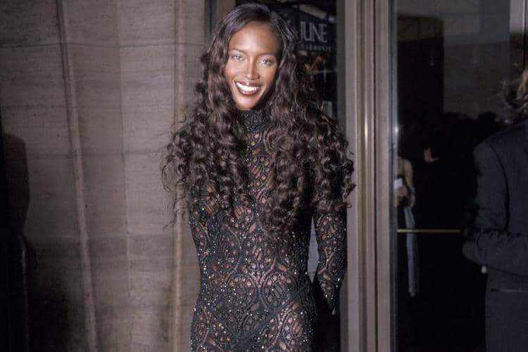 7 Gaya Karpet Merah Supermodel di Tahun 90-an yang Jarang Disorot