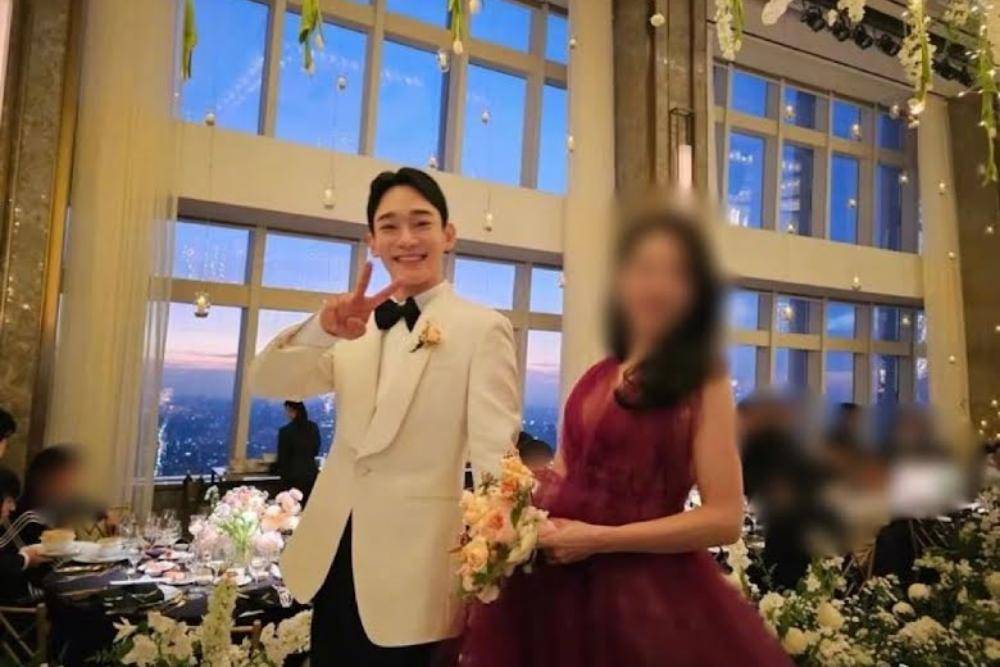 8 Potret Pesta Pernikahan Chen 'EXO', Dirayakan Setelah 3 Tahun