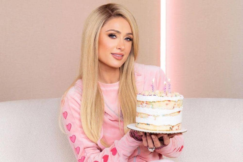 instagram.com/parishilton