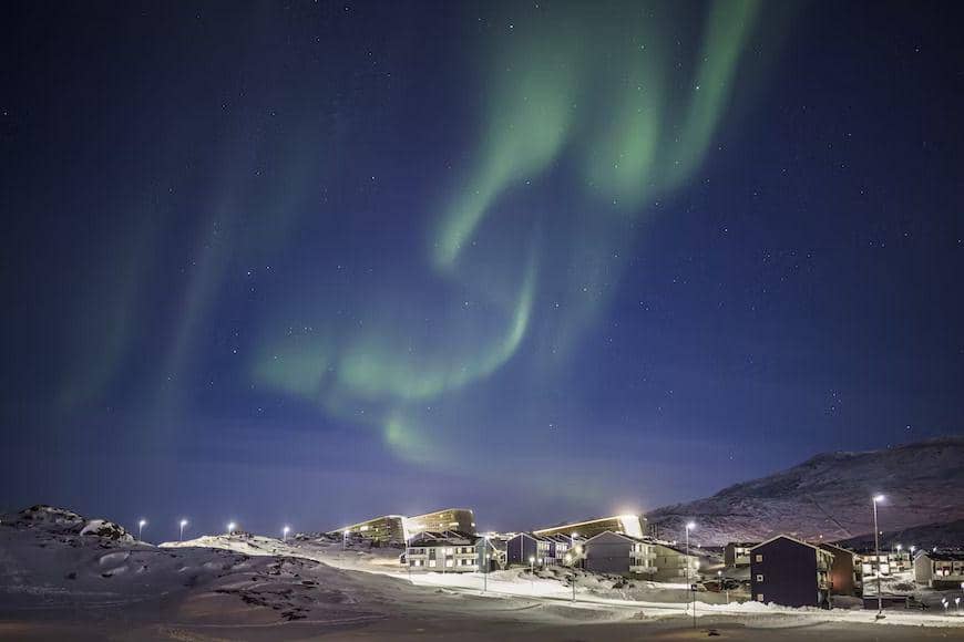 Aurora Borealis di kota Nuuk (unsplash.com/visitgreenland)