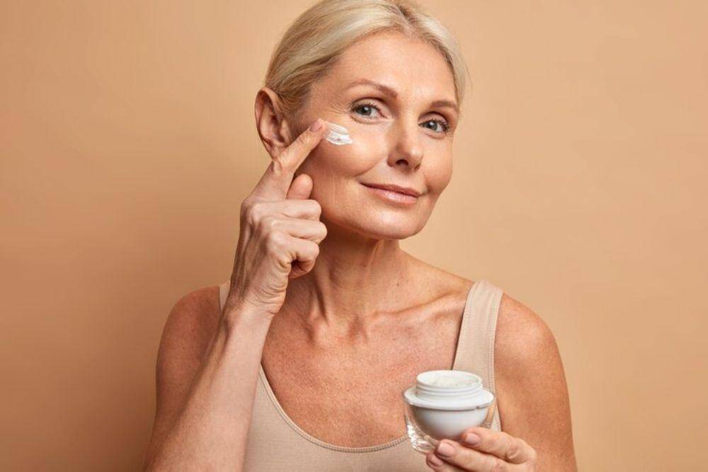 12 Rekomendasi Sunscreen untuk Usia 40 ke Atas, Cegah Hiperpigmentasi
