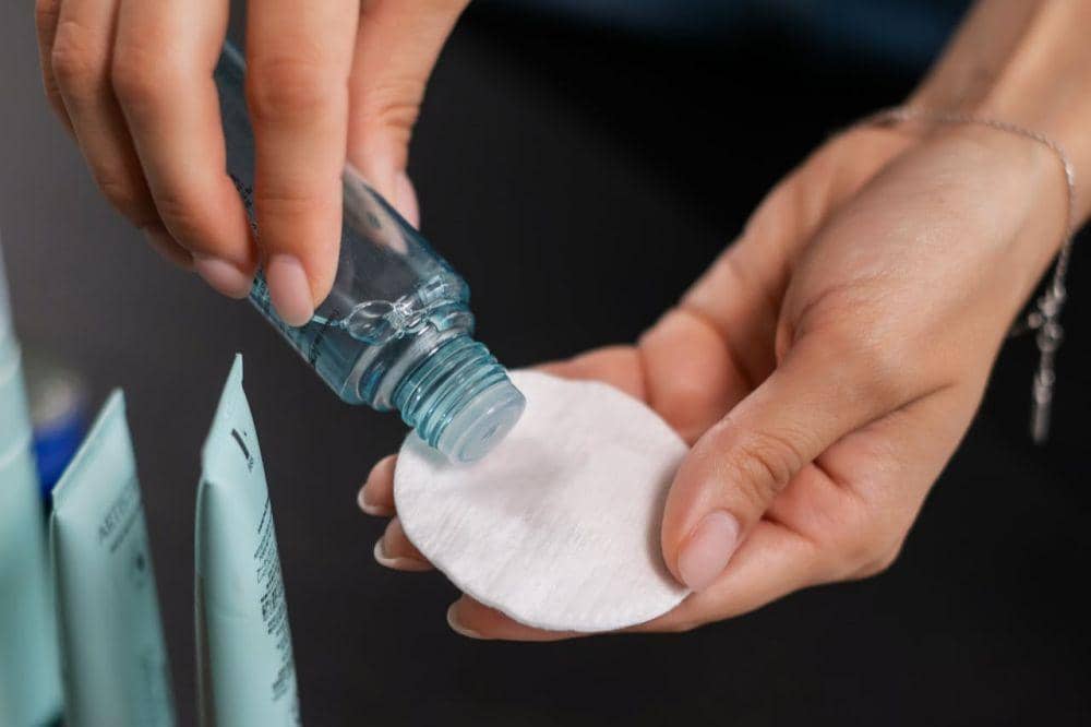 ilustrasi makeup remover