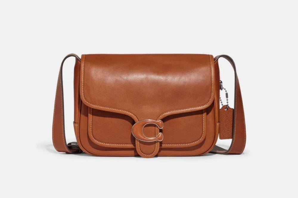 15 Merek Tas Selempang Perempuan Branded, Berkualitas!
