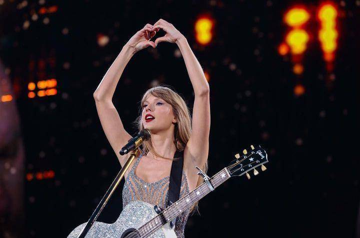 Lompat Lebih Tinggi di 'Taylor Swift The Eras Tour' Movie