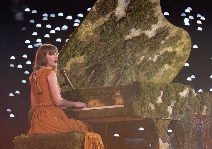 Instagram.com / taylorswift