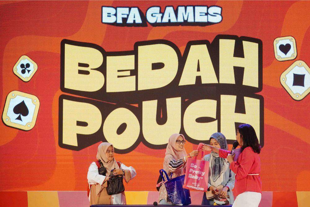 Main Bedah Pouch & Tebak Logo di BeautyFest Asia Surabaya 2023 Day 2