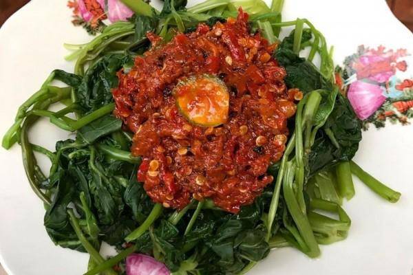 Resep Bumbu Plecing Kangkung, Salad Khas NTB yang Menjadi Primadona