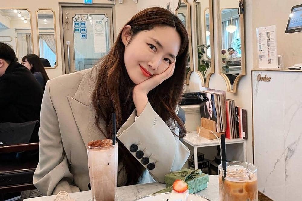 Instagram/ jjxxyeon_