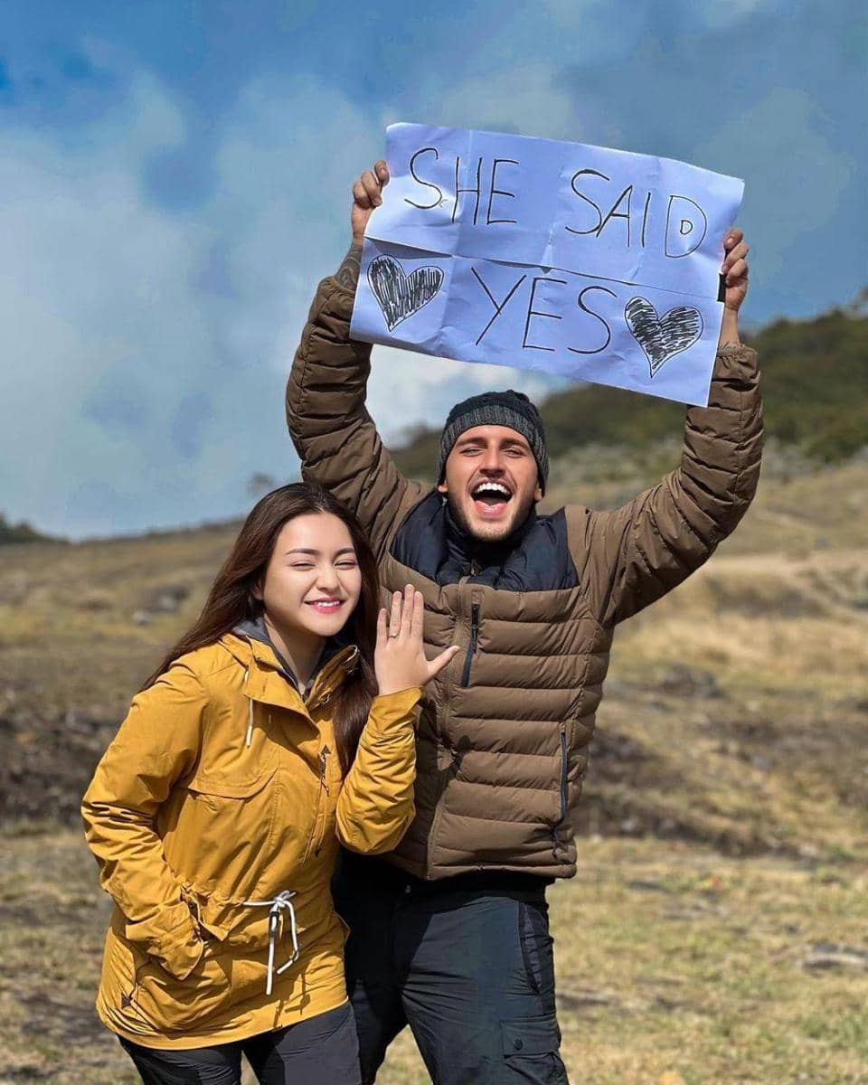 instagram.com/nathalieholscher