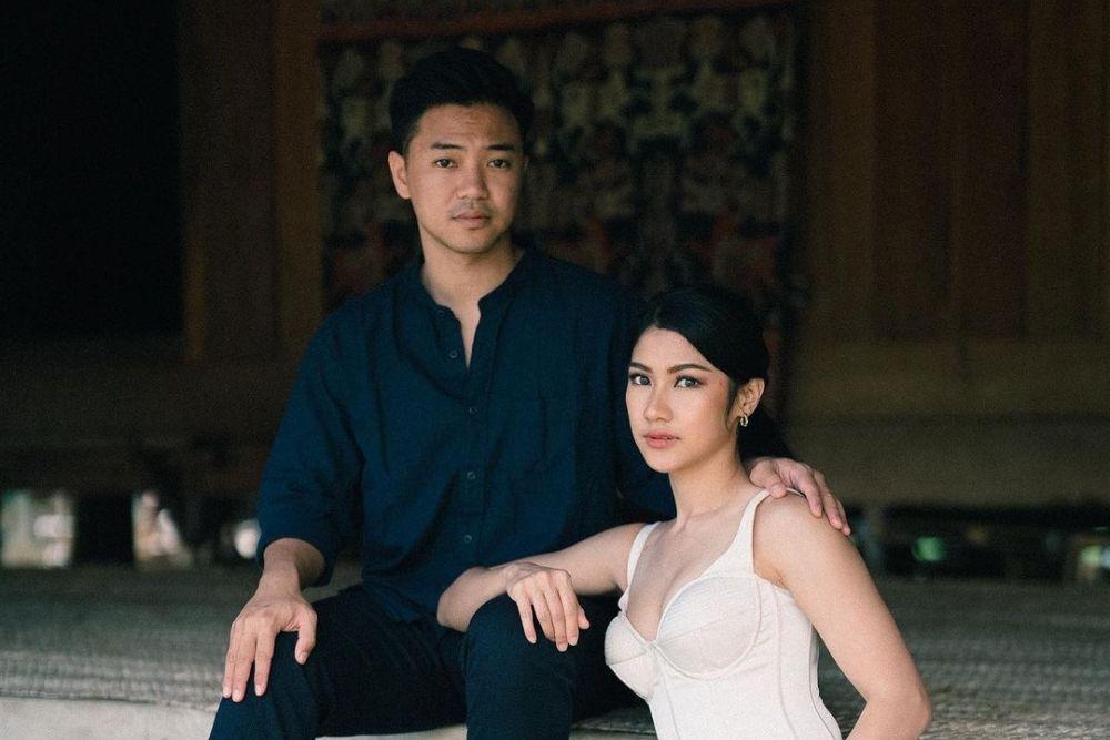 Kompak nan Romantis, 10 Potret Mesra Olivia 'MasterChef' & Suami