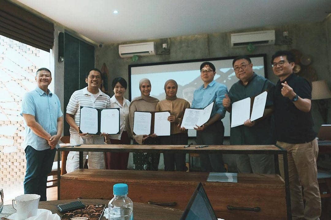 instagram.com/hanungbramantyo