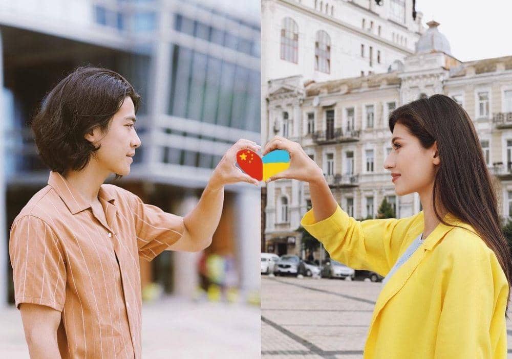 instagram.com/coser.karina