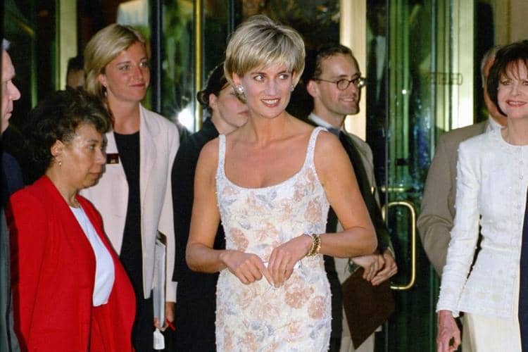Deretan Gaya Modis Putri Diana Zaman Dulu yang Jarang Disorot