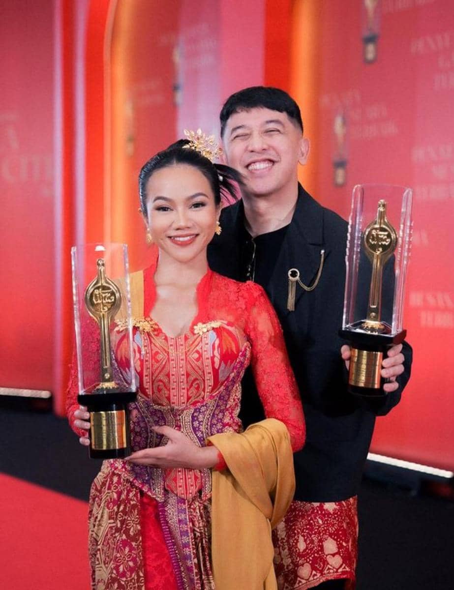 instagram.com/yurayunita