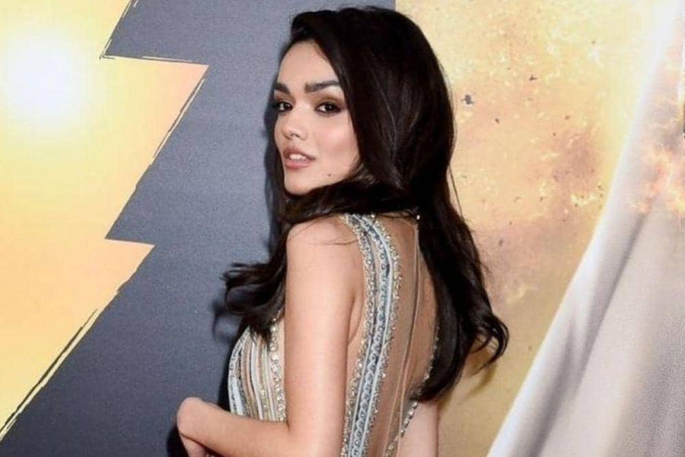 instagram.com/rachelzegler