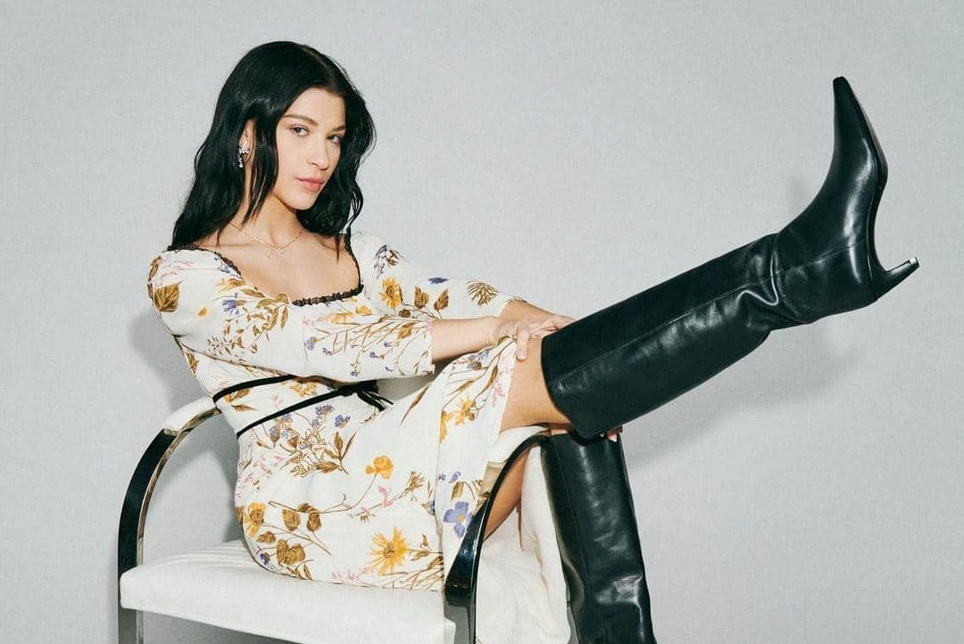 instagram.com/phoebegates