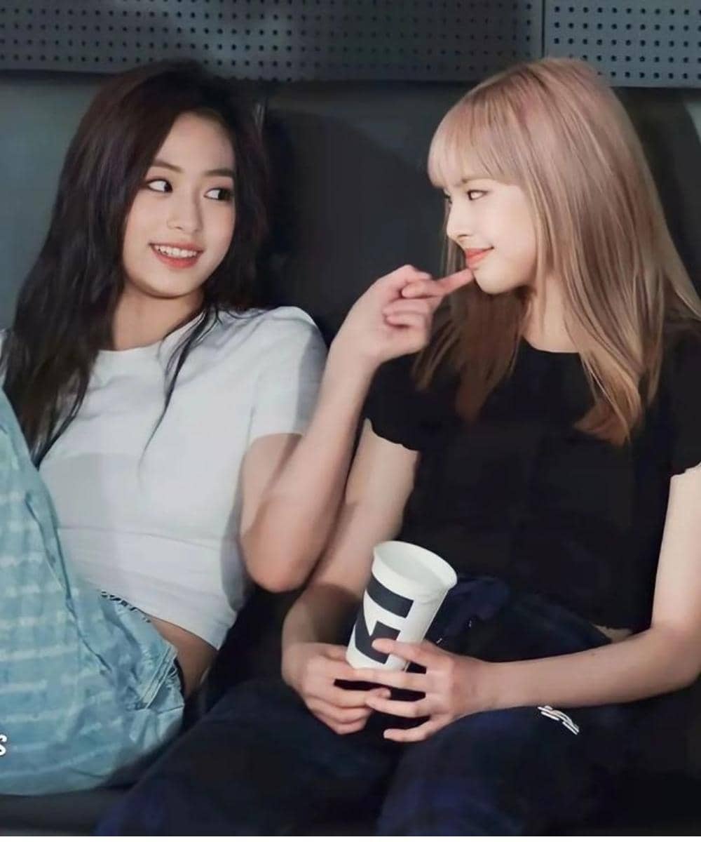 instagram.com/jungahyeon__