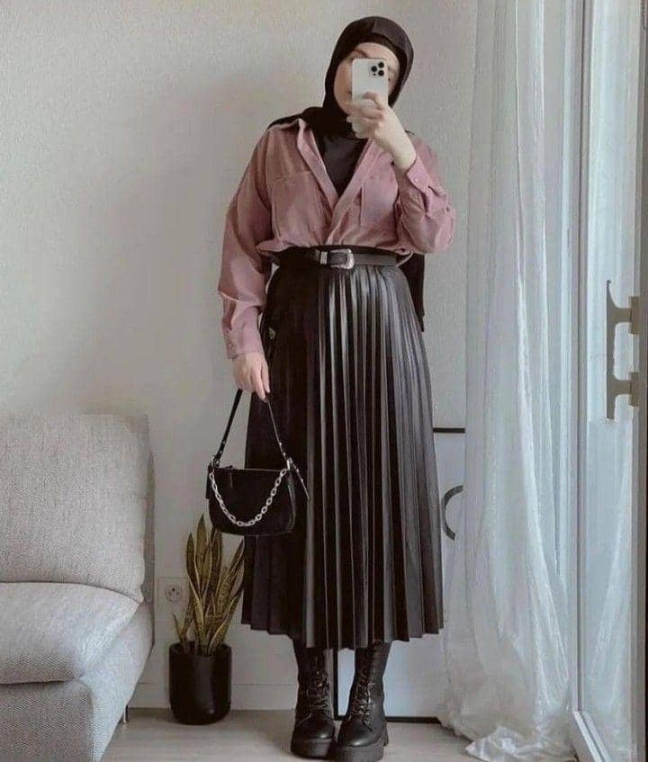 rok plisket hitam