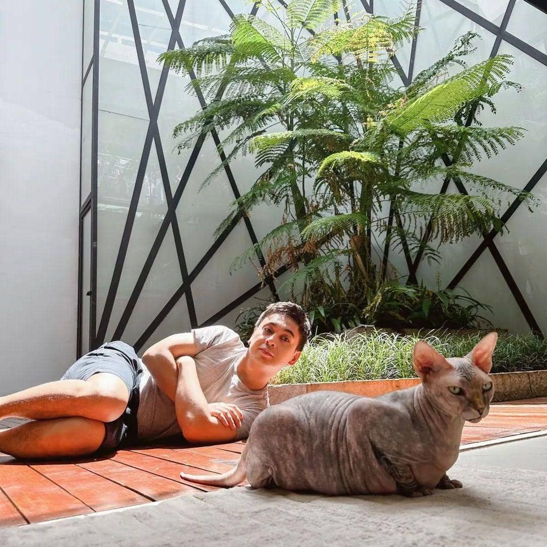 instagram.com/raditya_dika