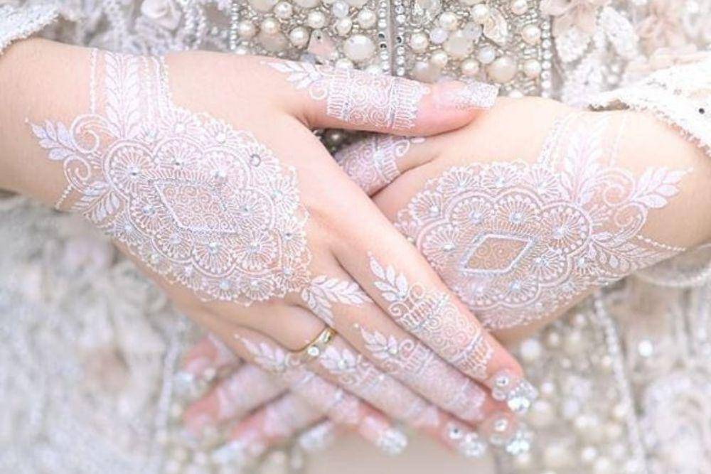 13 Motif Henna Pengantin Putih Mewah, Anggun dan Elegan!