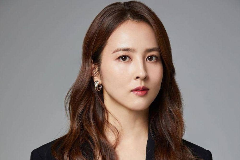 instagram.com/underhiswings2016