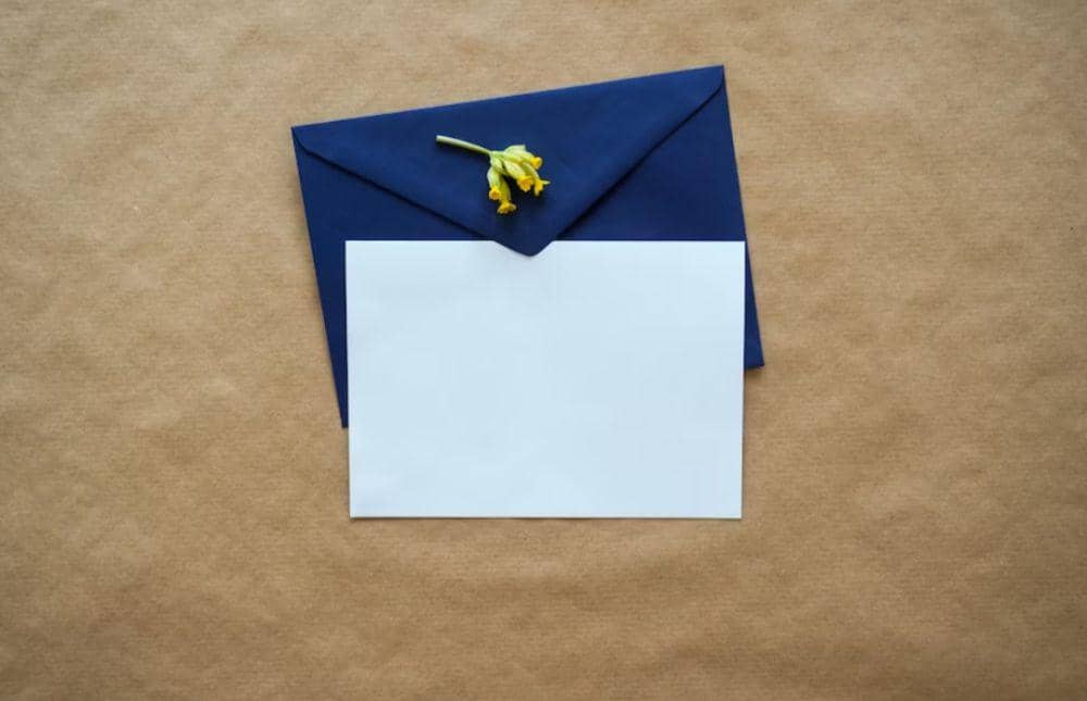 ilustrasi undangan (unsplash.com/Andrew Dunstan)