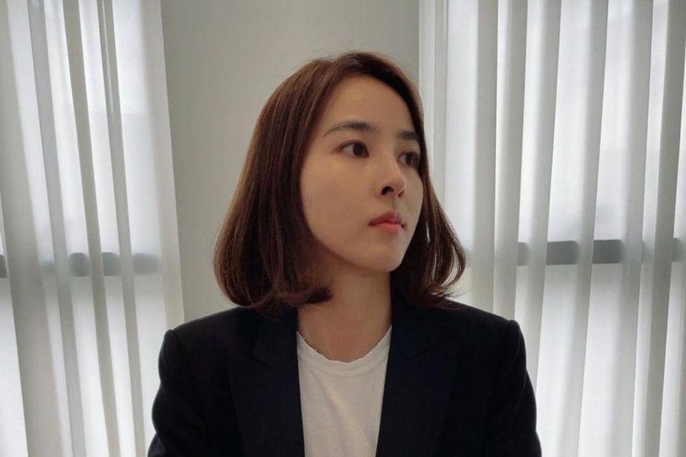 instagram.com/underhiswings2016