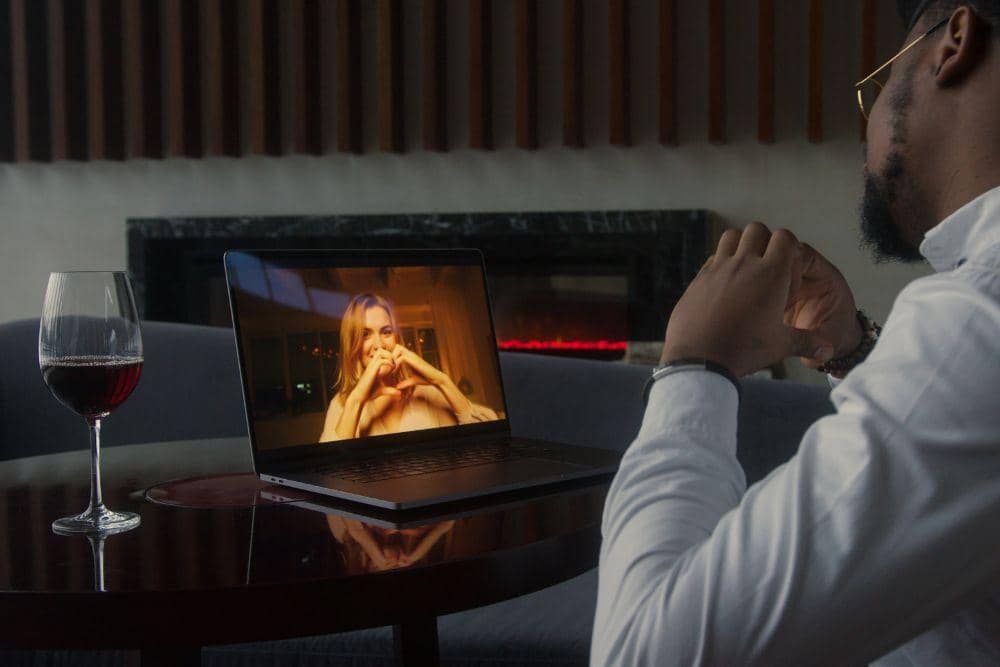 pexels.com/artem-podrez