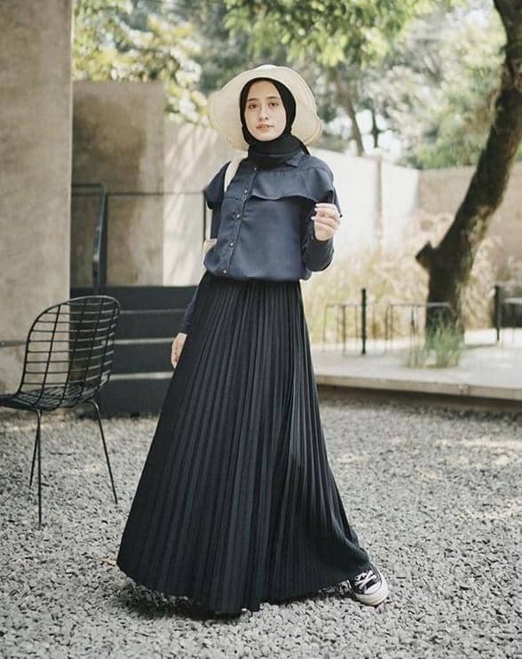 rok plisket hitam