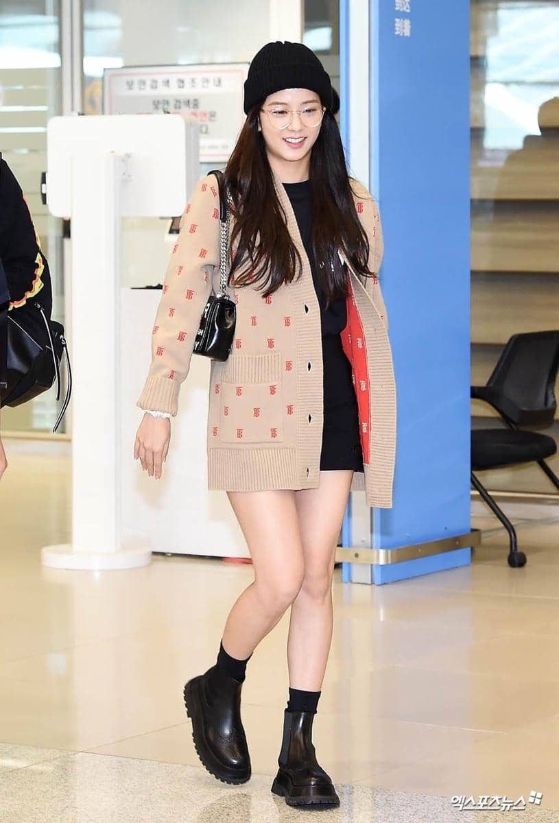 twitter.com/4BLACKPINK